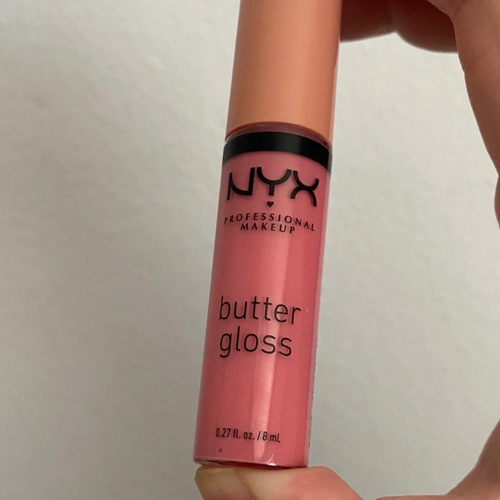 NYX Butter Gloss - Vibrant Pink